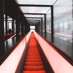 Rote Rolltreppe – zur Keynote „Gemeinsam – von Null auf Love Brand“
